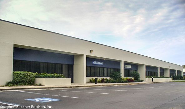 Gateway Business Center Office/Flex: 1333 - 1335 Gateway Dr., Melbourne, FL 32901